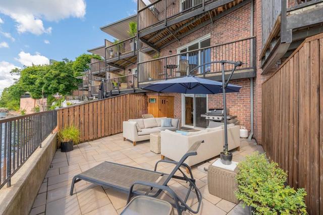 6 - 2136 Old Lakeshore Rd, Townhouse with 2 bedrooms, 4 bathrooms and 2 parking in Burlington ON | Image 23