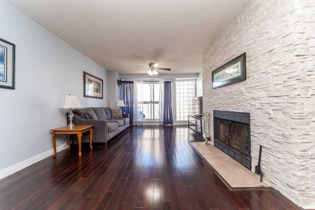 18 Cumberland Lane, Townhouse with 3 bedrooms, 2 bathrooms and 1 parking in Ajax ON | Image 7