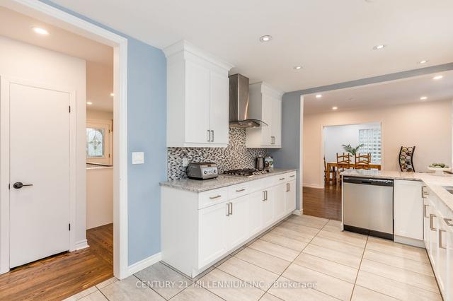 12 Boxbury Rd, House detached with 3 bedrooms, 3 bathrooms and 6 parking in Toronto ON | Image 6