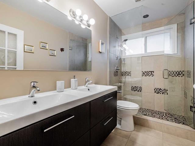 19 Royal Doulton Dr, House detached with 3 bedrooms, 2 bathrooms and 4 parking in Toronto ON | Image 25
