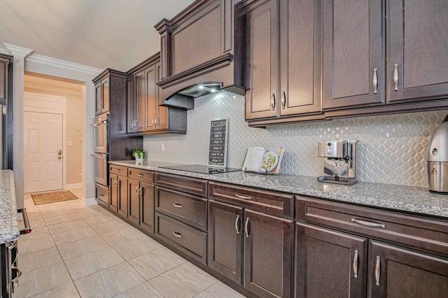 3318 Charles Biggar Dr, House detached with 4 bedrooms, 4 bathrooms and 4 parking in Oakville ON | Image 5