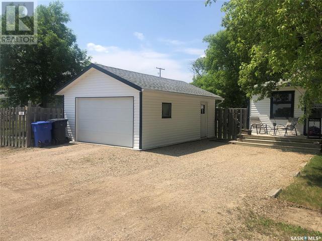 319 Carlyle Street, House detached with 4 bedrooms, 2 bathrooms and null parking in Arcola SK | Image 35