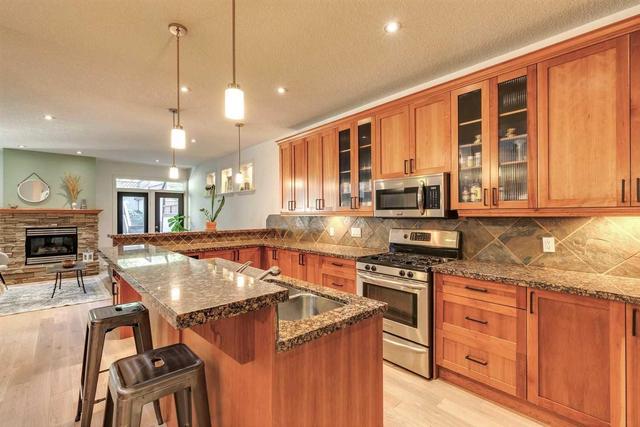 2724 7 Avenue Nw, Home with 3 bedrooms, 3 bathrooms and 4 parking in Calgary AB | Image 10