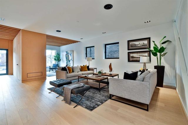 104 Argyle St, House detached with 4 bedrooms, 7 bathrooms and 2 parking in Toronto ON | Image 37