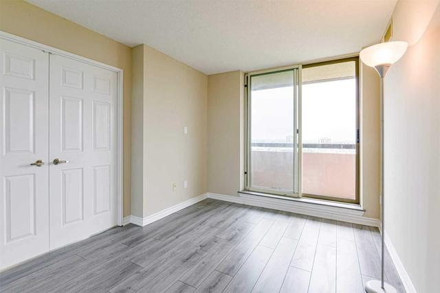 1403 - 30 Malta Ave, Condo with 3 bedrooms, 2 bathrooms and 1 parking in Brampton ON | Image 10