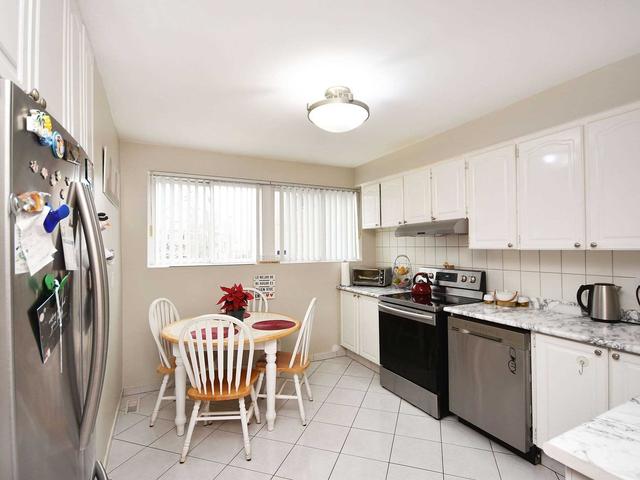 95 - 400 Bloor St E, Townhouse with 4 bedrooms, 2 bathrooms and 2 parking in Mississauga ON | Image 9