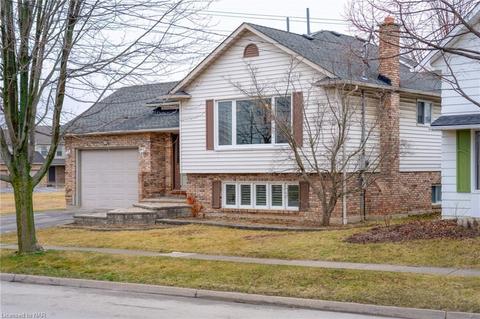 46 Grapeview Drive, House detached with 4 bedrooms, 2 bathrooms and 5 parking in St. Catharines ON | Card Image