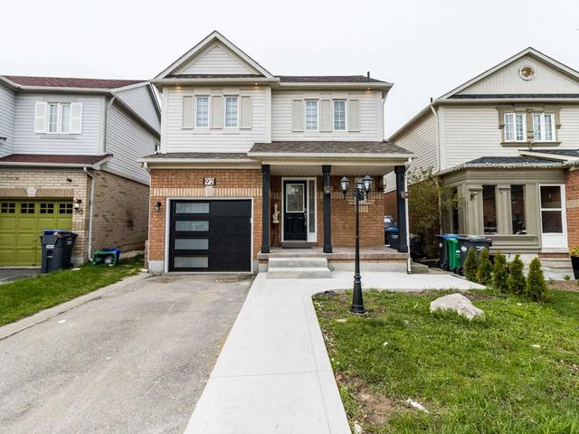 92 Charleswood Circ, House detached with 3 bedrooms, 4 bathrooms and 3 parking in Brampton ON | Image 1