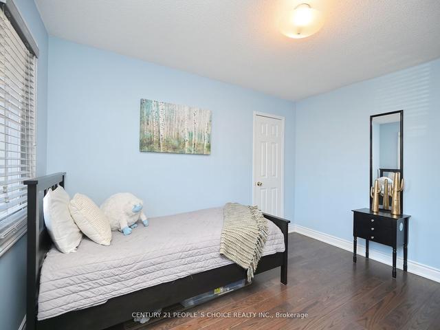 33 - 1050 Bristol Rd W, Townhouse with 3 bedrooms, 3 bathrooms and 2 parking in Mississauga ON | Image 16