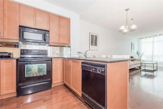 202 - 90 Absolute Ave, Condo with 2 bedrooms, 1 bathrooms and 1 parking in Mississauga ON | Image 6