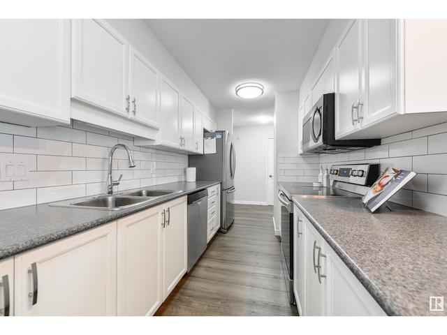802 - 10130 114 St Nw, Condo with 2 bedrooms, 2 bathrooms and 1 parking in Edmonton AB | Card Image