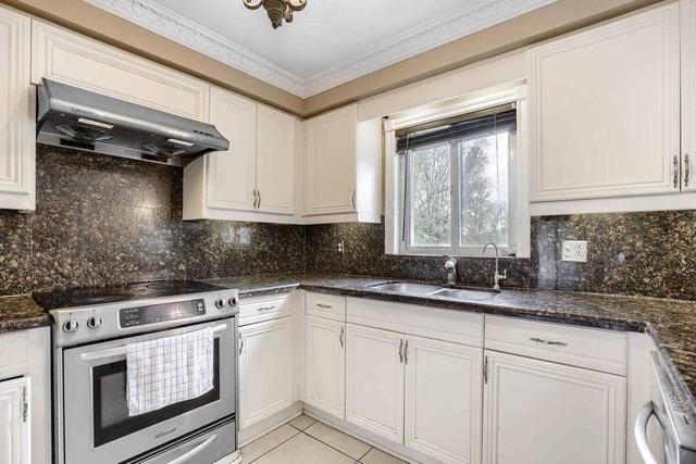 31 Rosegarden Dr, House detached with 4 bedrooms, 4 bathrooms and 20 parking in Brampton ON | Image 5