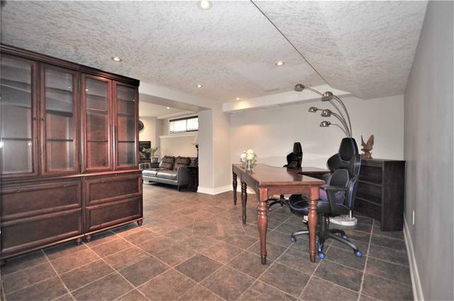 2058 Vickery Dr, House detached with 4 bedrooms, 6 bathrooms and 6 parking in Oakville ON | Image 22