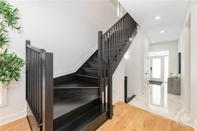 66 Longworth Avenue, Townhouse with 3 bedrooms, 3 bathrooms and 3 parking in Ottawa ON | Image 4