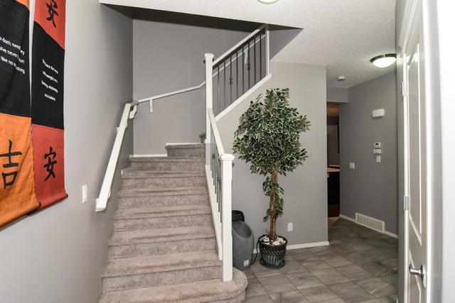 321 Nolancrest Circle Nw, House detached with 3 bedrooms, 2 bathrooms and 4 parking in Calgary AB | Image 2