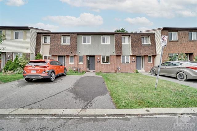 3099 Olympic Way, Townhouse with 3 bedrooms, 2 bathrooms and 1 parking in Ottawa ON | Card Image