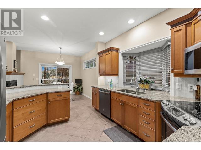 6 - 4520 Gallaghers Lookout, House attached with 3 bedrooms, 2 bathrooms and 4 parking in Kelowna BC | Image 4