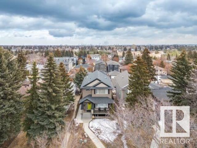 10511 76 St Nw, House detached with 5 bedrooms, 3 bathrooms and null parking in Edmonton AB | Image 3