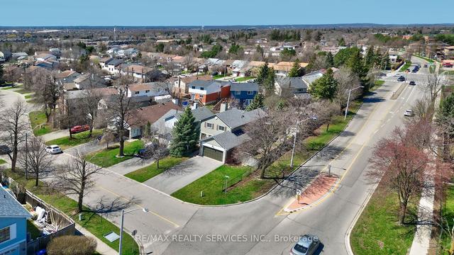 2 Reynier Dr, House detached with 3 bedrooms, 3 bathrooms and 4 parking in Brampton ON | Image 24