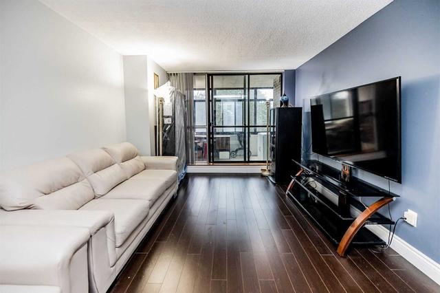 307 - 15 Kensington Rd, Condo with 2 bedrooms, 1 bathrooms and 1 parking in Brampton ON | Image 10