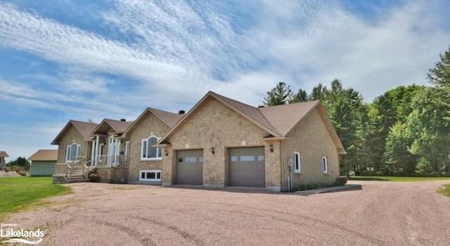 148 607 Highway, House detached with 4 bedrooms, 4 bathrooms and 17 parking in French River ON | Image 1