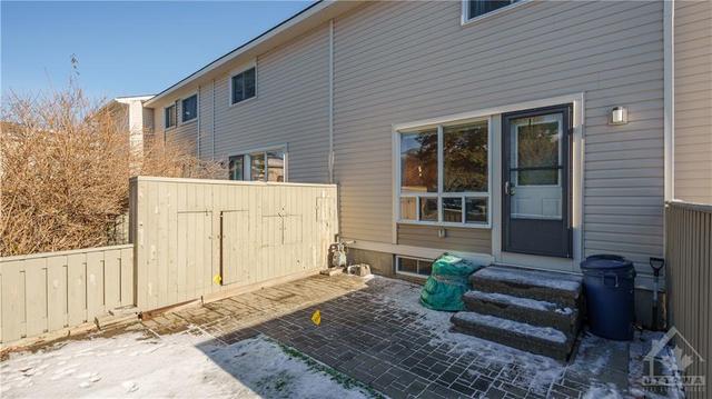 d - 415 Woodfield Drive, Townhouse with 3 bedrooms, 1 bathrooms and 1 parking in Ottawa ON | Image 25