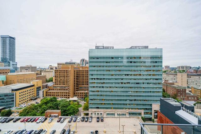 1910 - 770 Bay St, Condo with 2 bedrooms, 2 bathrooms and 1 parking in Toronto ON | Image 28