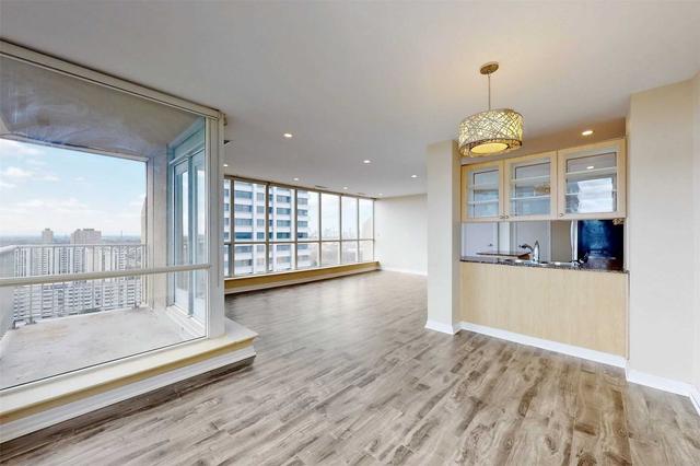uph211 - 797 Don Mills Rd, Condo with 2 bedrooms, 2 bathrooms and 2 parking in Toronto ON | Image 10