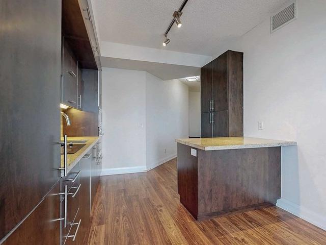 3110 - 2 Anndale Dr, Condo with 2 bedrooms, 2 bathrooms and 1 parking in Toronto ON | Image 9