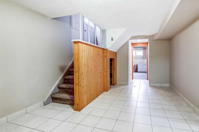 22 Decarie Circ, House detached with 4 bedrooms, 3 bathrooms and 3 parking in Toronto ON | Image 22