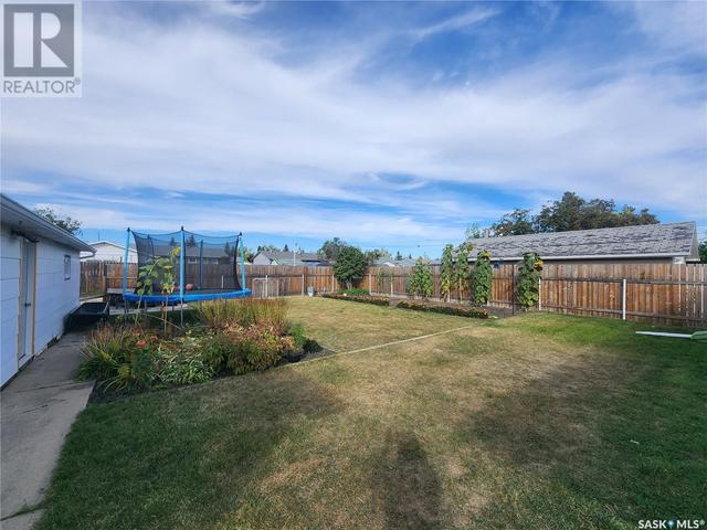 38 Centennial Crescent, House detached with 4 bedrooms, 1 bathrooms and null parking in Melville SK | Image 20