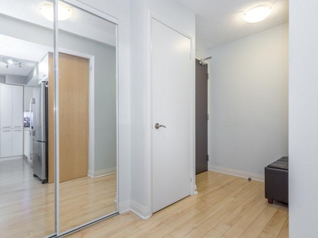 507 - 1 Valhalla Inn Rd, Condo with 2 bedrooms, 1 bathrooms and 2 parking in Toronto ON | Image 11