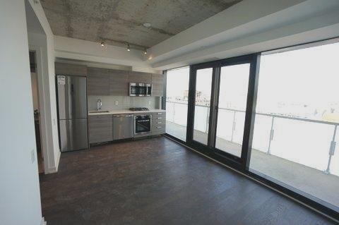 1705 - 11 Charlotte St, Condo with 1 bedrooms, 1 bathrooms and 0 parking in Toronto ON | Image 2
