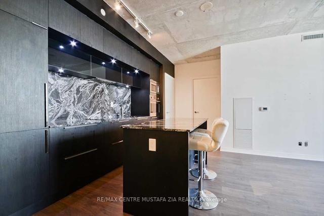 2501 - 88 Blue Jays Way, Condo with 1 bedrooms, 1 bathrooms and 0 parking in Toronto ON | Image 2