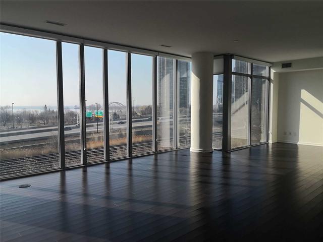 502 - 105 The Queensway, Condo with 2 bedrooms, 2 bathrooms and 1 parking in Toronto ON | Image 1