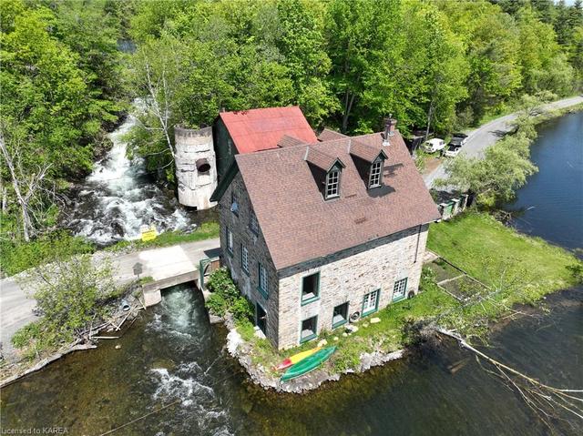 60 Bedford Mills Road, House detached with 3 bedrooms, 2 bathrooms and 5 parking in South Frontenac ON | Image 2