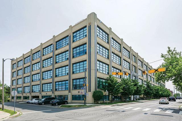 430 - 1001 Roselawn Ave, Condo with 2 bedrooms, 2 bathrooms and 1 parking in Toronto ON | Image 1