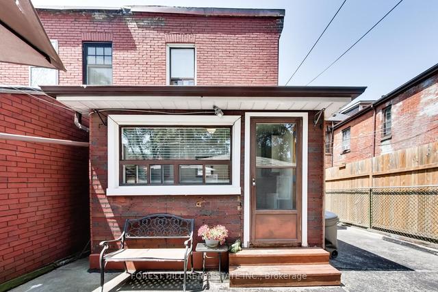 23 Lansdowne Ave, House semidetached with 5 bedrooms, 2 bathrooms and 2 parking in Toronto ON | Image 32