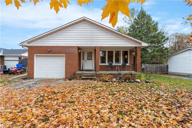 330 Henry Street, House detached with 3 bedrooms, 1 bathrooms and 3 parking in Wellington North ON | Image 1