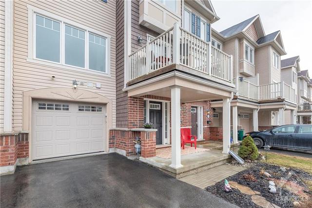 2315 Blue Aster Street, Townhouse with 2 bedrooms, 2 bathrooms and 3 parking in Ottawa ON | Image 1