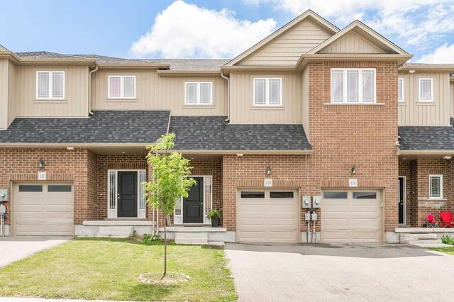 124 Summit Ridge Dr, House attached with 3 bedrooms, 3 bathrooms and 2 parking in Guelph ON | Card Image