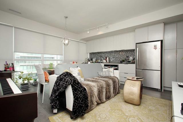 1802 - 2 Sonic Way, Condo with 2 bedrooms, 2 bathrooms and 1 parking in Toronto ON | Image 5