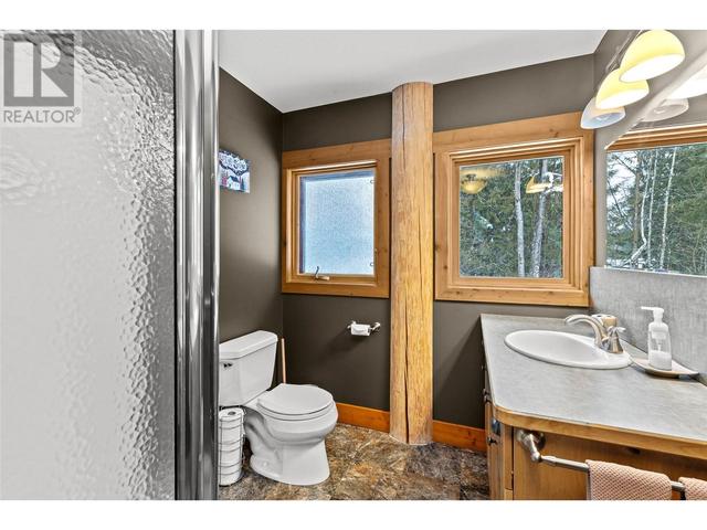 1876 Shaver Road, House detached with 4 bedrooms, 3 bathrooms and null parking in Columbia Shuswap B BC | Image 25