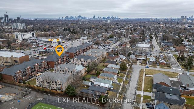 105 - 35 Strangford Lane, Townhouse with 2 bedrooms, 2 bathrooms and 1 parking in Toronto ON | Image 8
