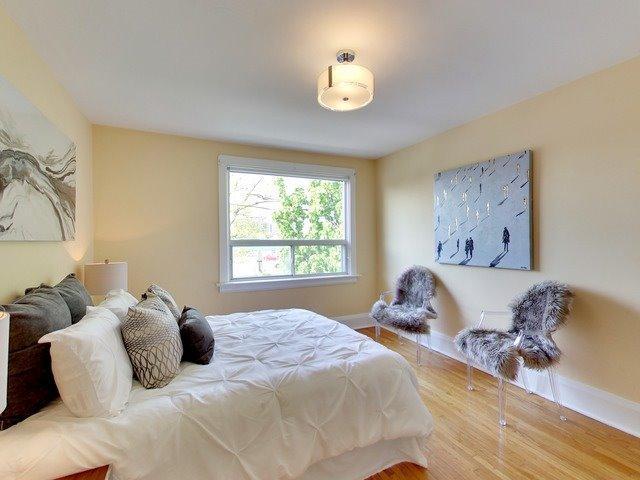 2467 Gerrard St E, House semidetached with 3 bedrooms, 2 bathrooms and 1 parking in Toronto ON | Image 16