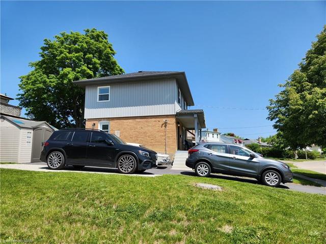 17 Avonmore Street, House detached with 3 bedrooms, 2 bathrooms and null parking in Brampton ON | Image 14