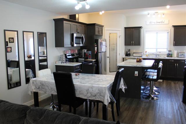 12654 103b Street, Home with 3 bedrooms, 2 bathrooms and 2 parking in Grande Prairie AB | Image 4