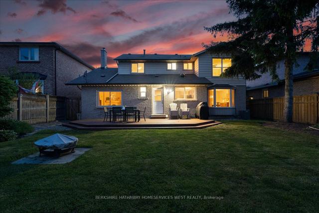 10 Farmingdale Cres, House detached with 4 bedrooms, 4 bathrooms and 4 parking in Hamilton ON | Image 25