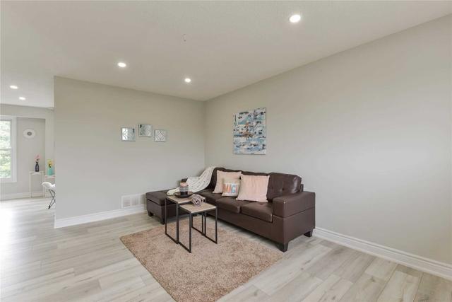 106 Primrose Cres, House attached with 3 bedrooms, 2 bathrooms and 3 parking in Brampton ON | Image 33