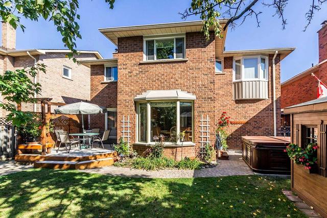 1966 Kempton Park Dr, House detached with 4 bedrooms, 3 bathrooms and 5 parking in Mississauga ON | Image 27